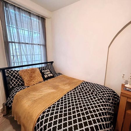 Spacious Studio Flat In London Luaran gambar