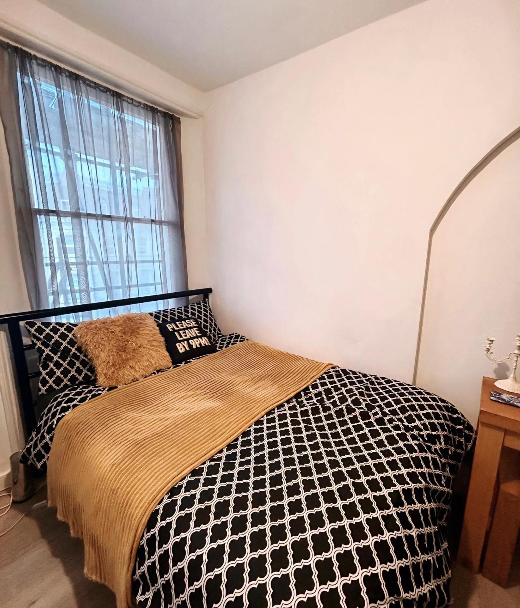 Spacious Studio Flat In London Luaran gambar
