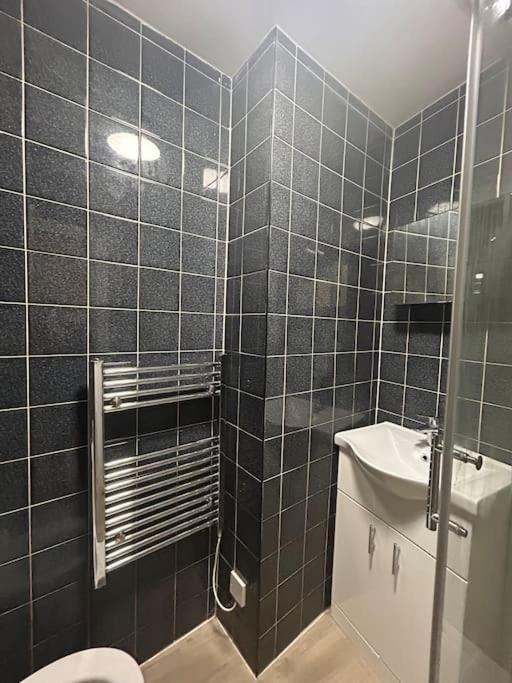 Spacious Studio Flat In London Luaran gambar
